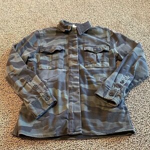 Splendid Green Camo Shaket Size XS in EUC
